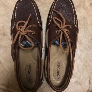 Dark brown sperry’s